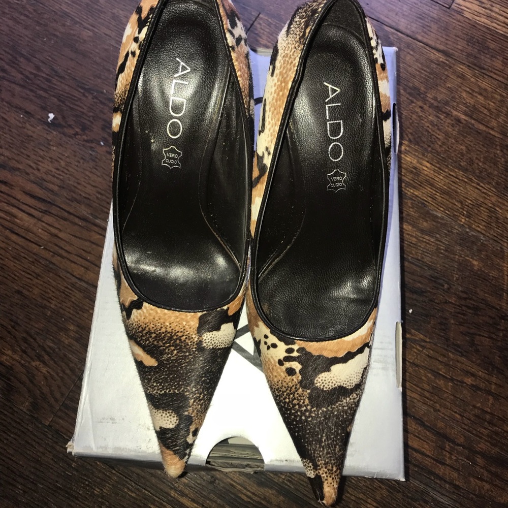 Beautiful DR BROWN PONY pumps model GUILLEMINA